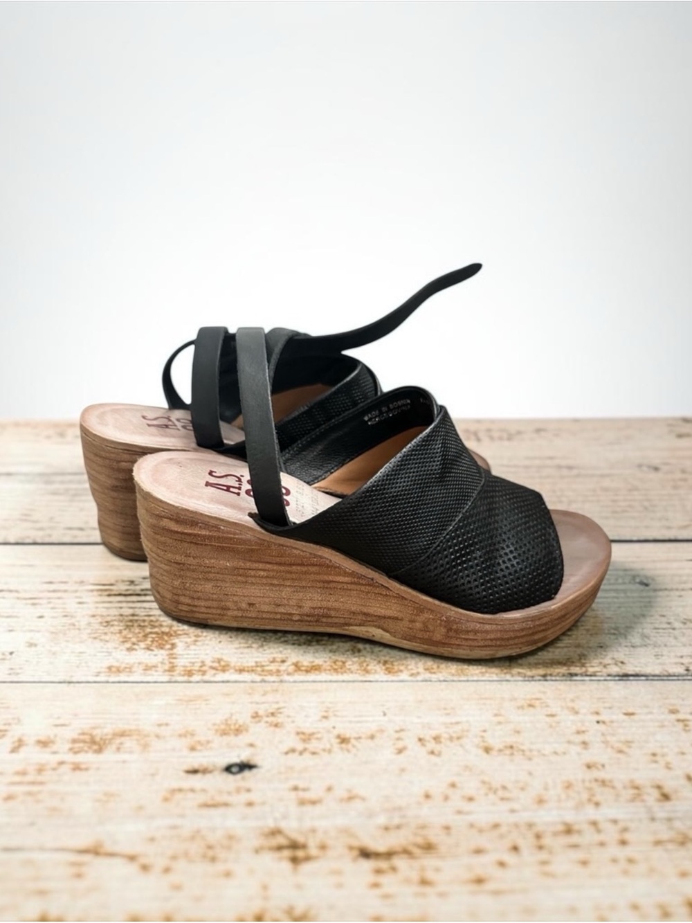 Free People A.S.98 Niall Leather Wedge
Platform Ankle Strap Sandals Size 7.5 - 8